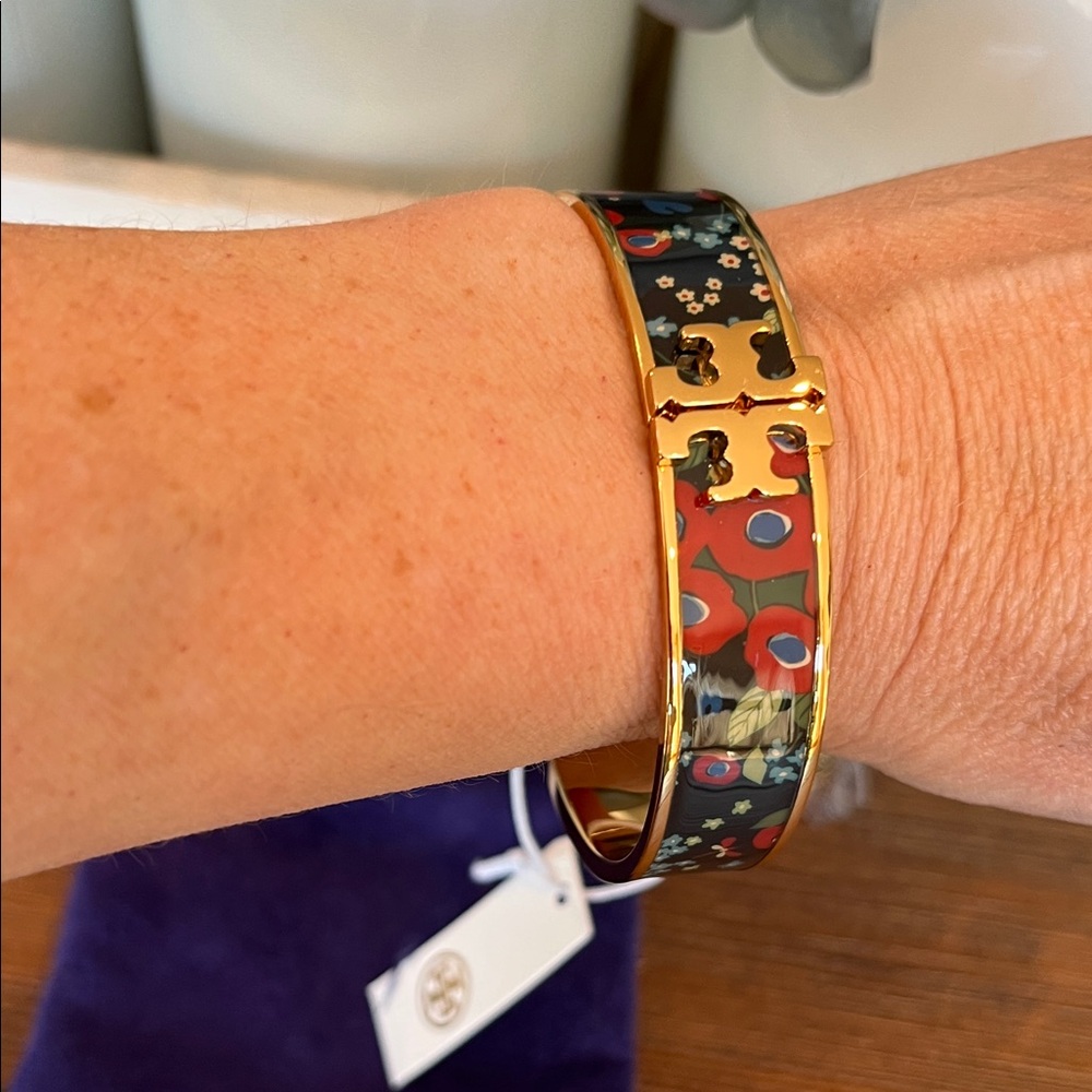 NWT Tory Burch Kira Raised Red and Blue Enamel Hinged Bracelet 7mm - Picture 9 of 9